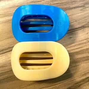 TWO TELETIES LARGE HAIR CLIPS